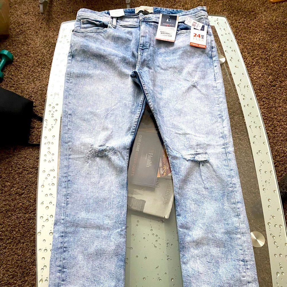 Men's Light Blue Jeans